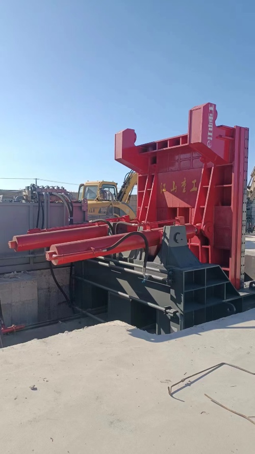 山东江山重工630吨打包机